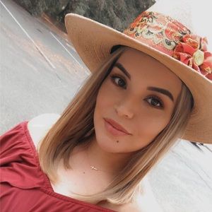 Meet your Posher, Mariana